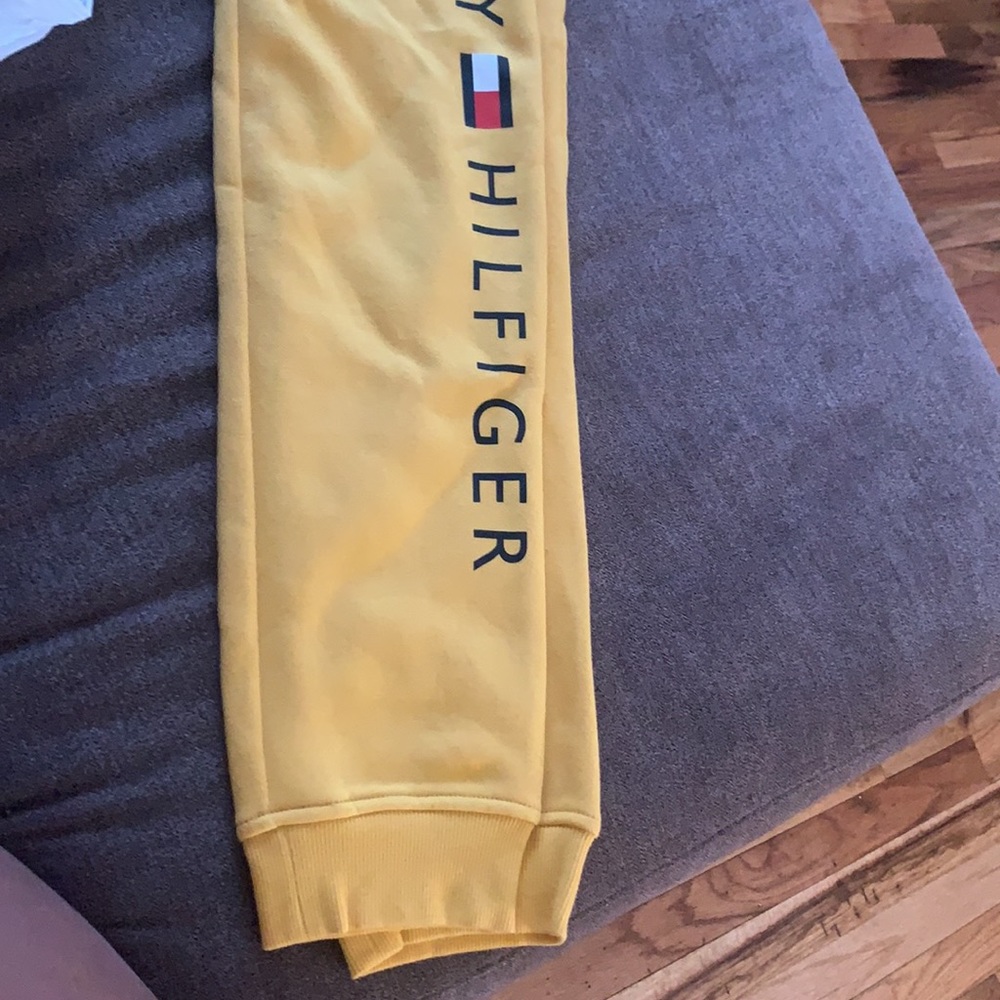 Tommy Hilfiger sweat pants - Picture 2 of 3